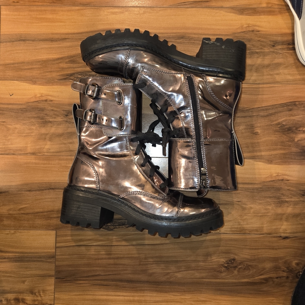 DKNY Silver Metallic Combat Motto Boots Womens Size 7.5 Goth *READ* - Picture 4 of 6
